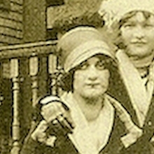 elizabeth and her sisters rose (left) & katherine (far left) 1925