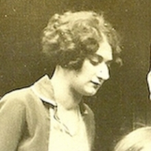 elizabeth and her sister katherine (left) 1925